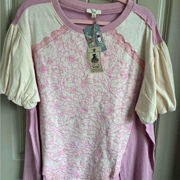 Easel Tops - Easel Pink and Cream Floral Blouse